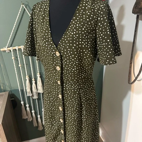Women’s Blu Pepper Button Front Midi Olive Green Polka Dot Size M - Picture 3 of 4